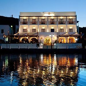 Chris Hotel